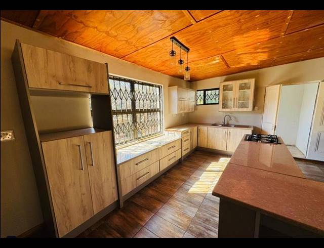 2 BEDROOM PROPERTY TO RENT IN PRESIDENT PARK